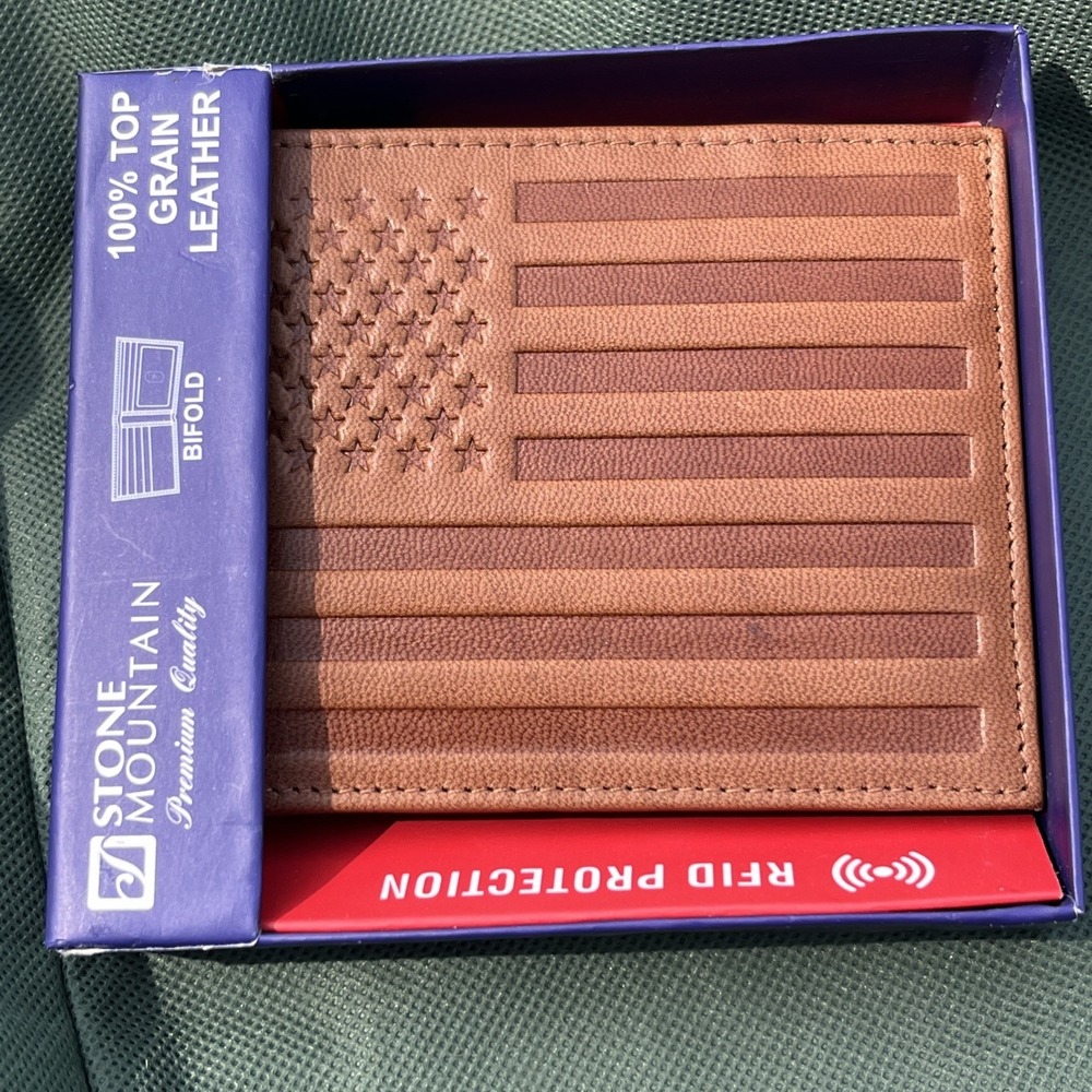 Stone Mountain Top Grain Leather RFID Bifold Wallet American Flag New